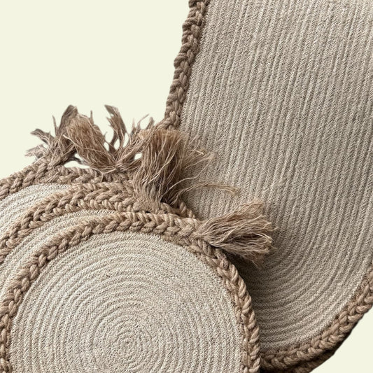 Set of 6 Beige table mat set with runner